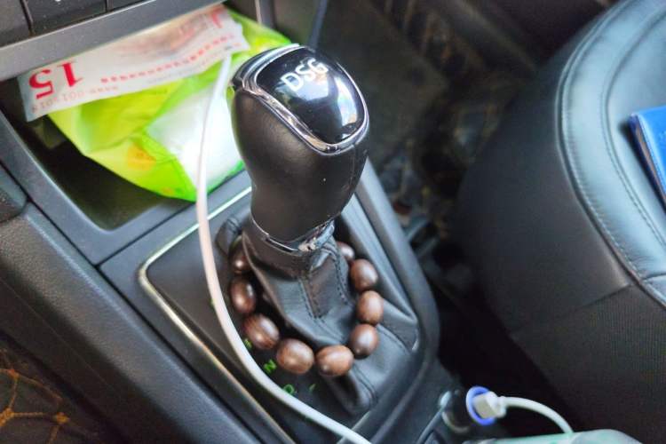 Used Skoda Yeti 2014 1.4 TSI DSG Polar Edition Gear Lever