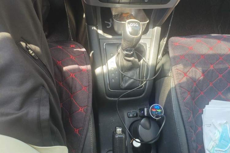 Used Skoda Yeti 2014 1.4 TSI DSG Polar Edition Gear Lever