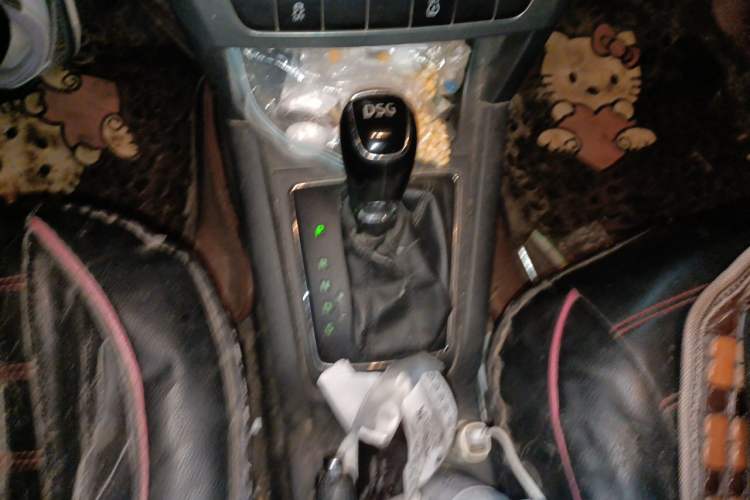 Used Skoda Yeti 2014 1.4 TSI DSG Polar Edition Gear Lever