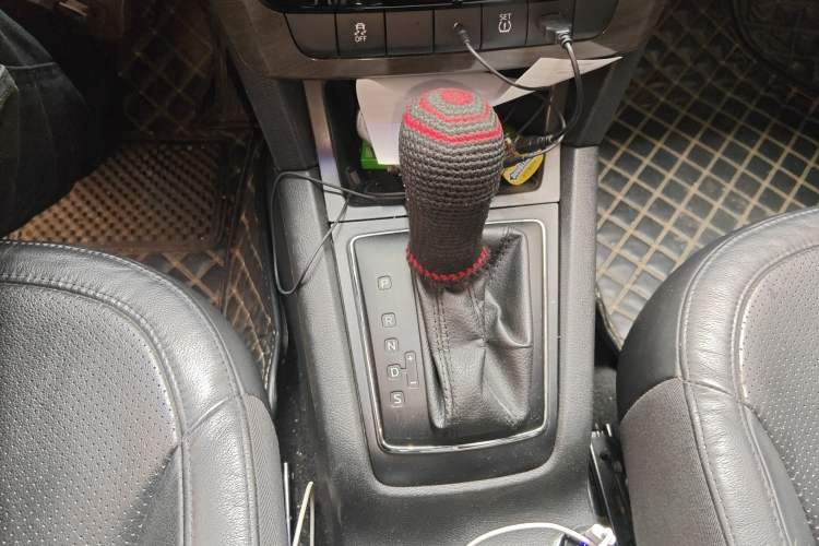 Used Skoda Yeti 2014 1.4TSI DSG All-Wheel Drive Version Gear Lever