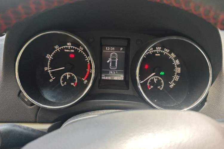 Used Skoda Yeti 2014 1.8TSI DSG Polar Edition Instrument Cluster