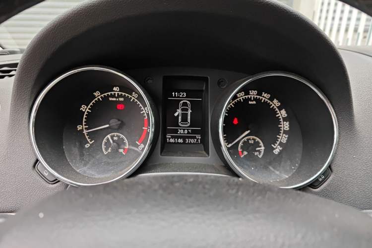 Used Skoda Yeti 2014 1.4TSI Manual Polar Edition Instrument Cluster