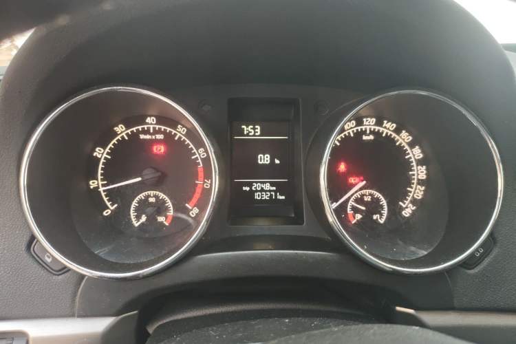 Used Skoda Yeti 2014 1.4TSI Manual Explore Edition Instrument Cluster