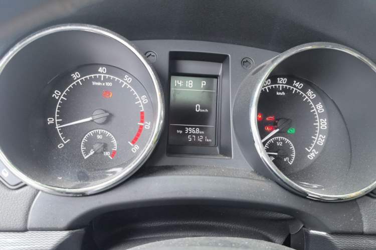 Used Skoda Yeti 2014 1.4TSI DSG Explorer Edition Instrument Cluster