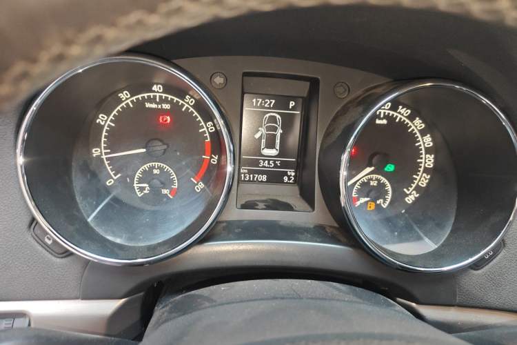 Used Skoda Yeti 2014 1.8TSI DSG Polar Edition Instrument Cluster