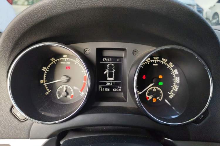Used Skoda Yeti 2014 1.4 TSI DSG Polar Edition Instrument Cluster