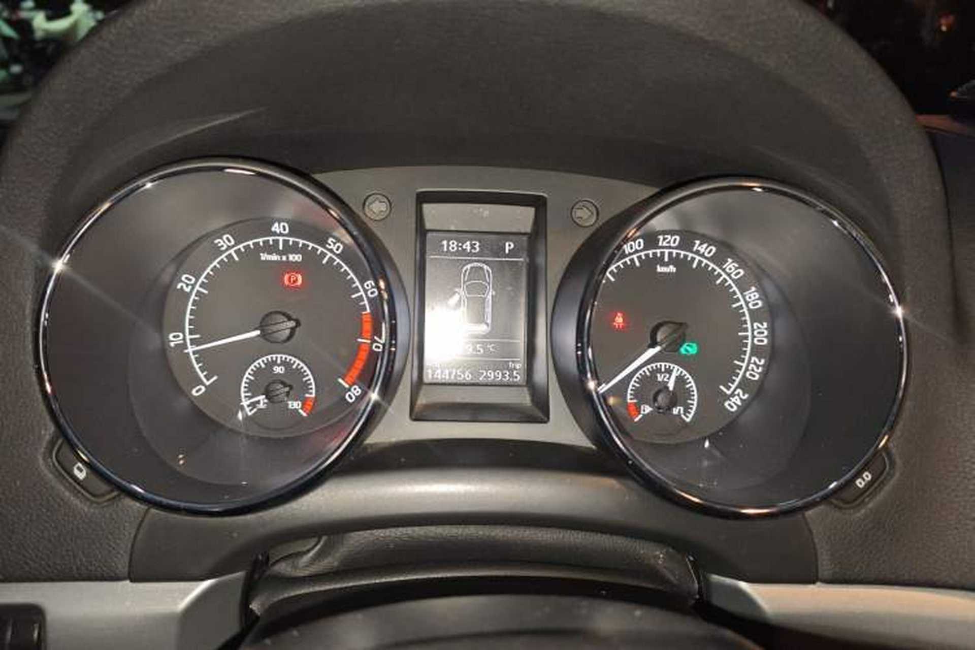 Used Skoda Yeti 2014 1.8TSI DSG Polar Edition Instrument Cluster