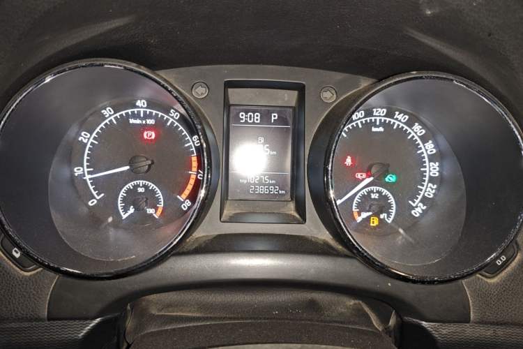 Used Skoda Yeti 2014 1.4TSI DSG Vibrant Edition Instrument Cluster