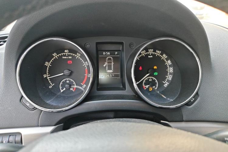 Used Skoda Yeti 2014 1.8TSI DSG Polar Edition Instrument Cluster