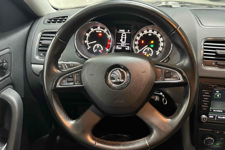Used Skoda Yeti 2014 1.4 TSI DSG Polar Edition Interior 1