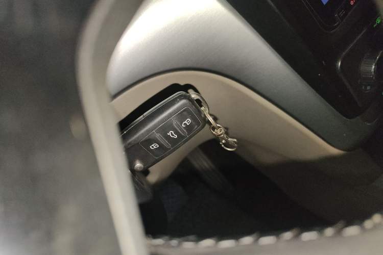 Used Skoda Yeti 2014 1.8TSI DSG Polar Edition Interior 1