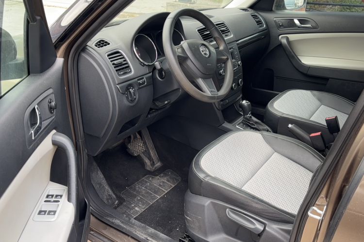 Used Skoda Yeti 2014 1.4TSI DSG Vibrant Edition Interior 1