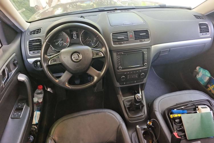 Used Skoda Yeti 2014 1.4TSI Manual Explore Edition Interior 2