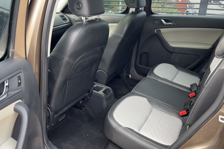 Used Skoda Yeti 2014 1.4TSI DSG Vibrant Edition Interior 2