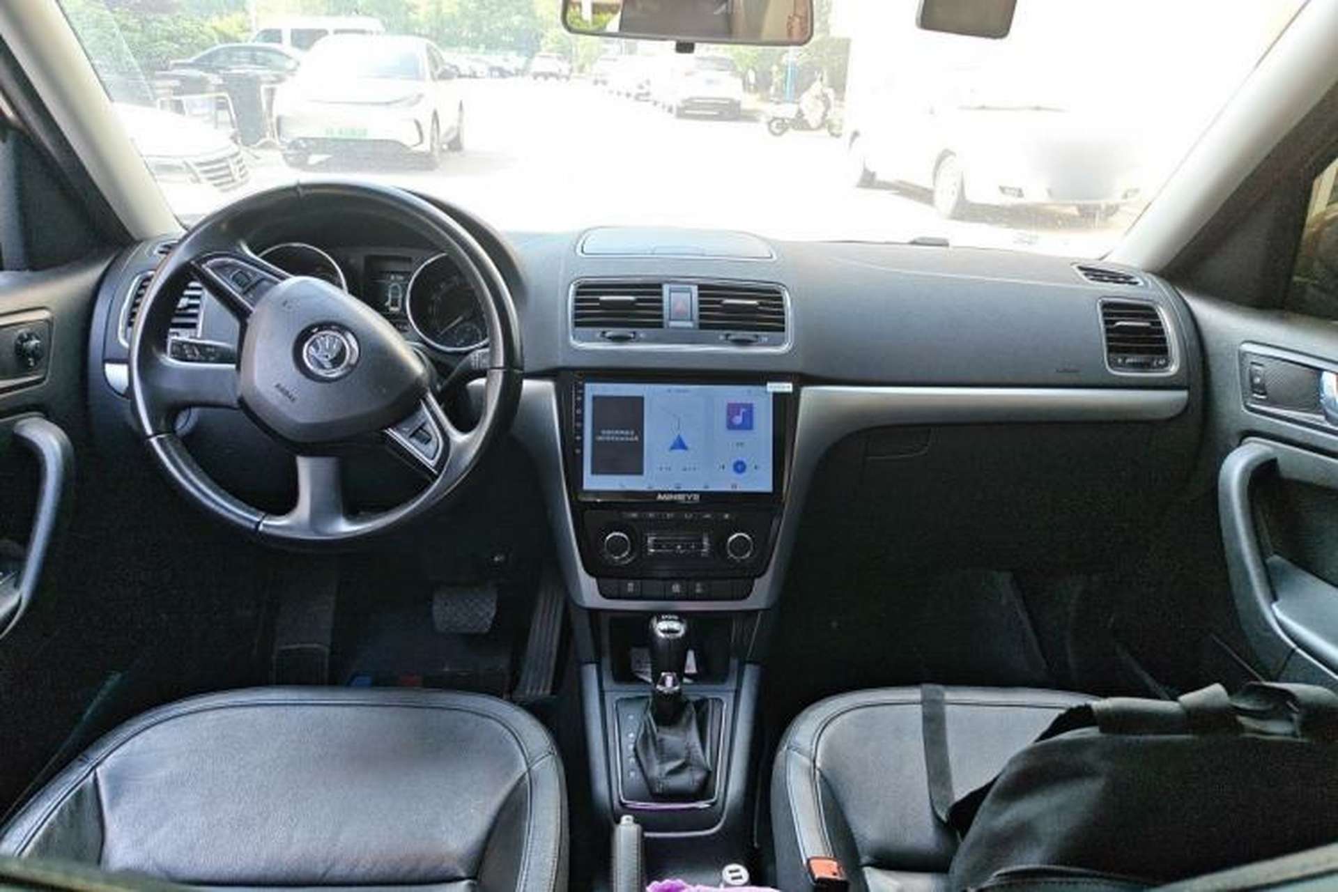 Used Skoda Yeti 2014 1.8TSI DSG Polar Edition Interior 2