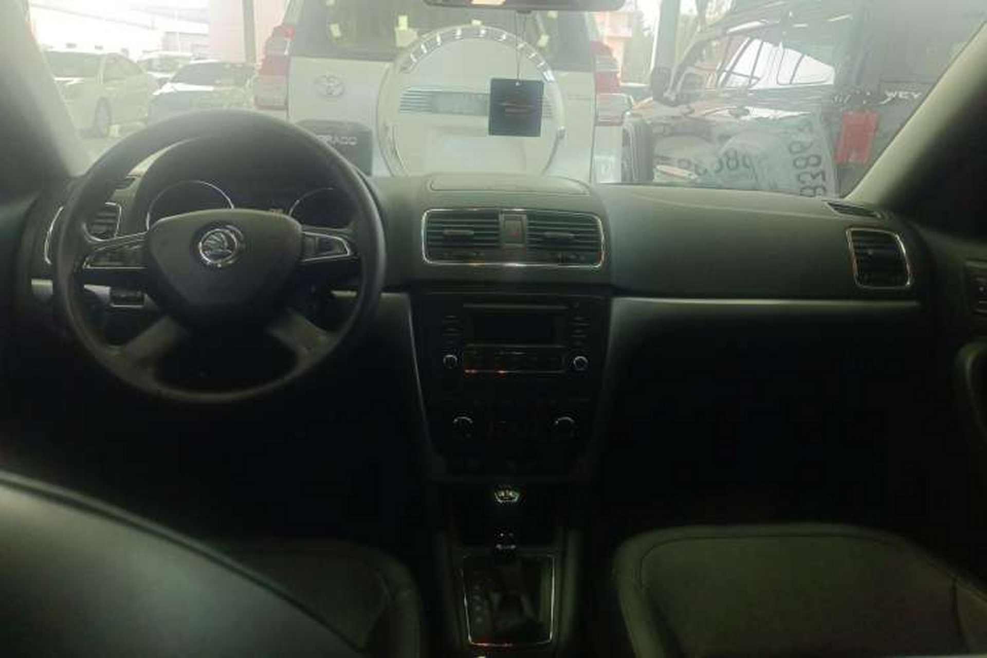 Used Skoda Yeti 2014 1.8TSI DSG Polar Edition Interior 3