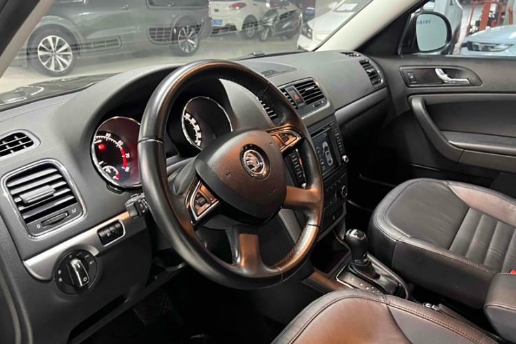 Used Skoda Yeti 2014 1.4 TSI DSG Polar Edition Interior 3