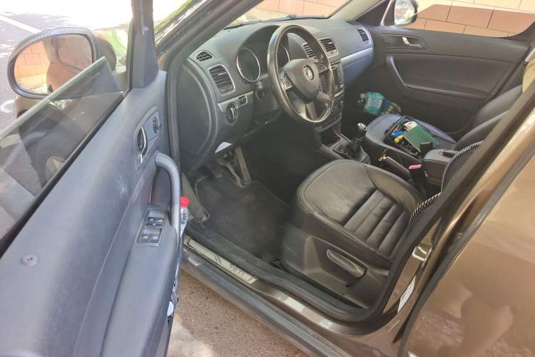 Used Skoda Yeti 2014 1.4TSI Manual Explore Edition Interior 3