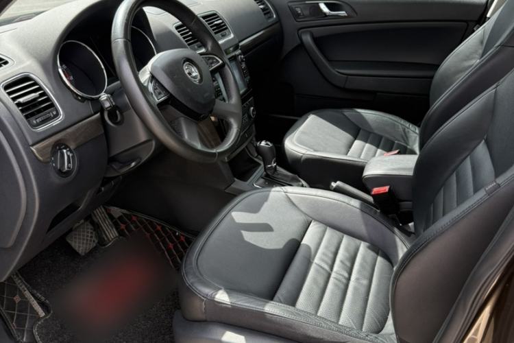 Used Skoda Yeti 2014 1.4TSI DSG All-Wheel Drive Version Interior 3