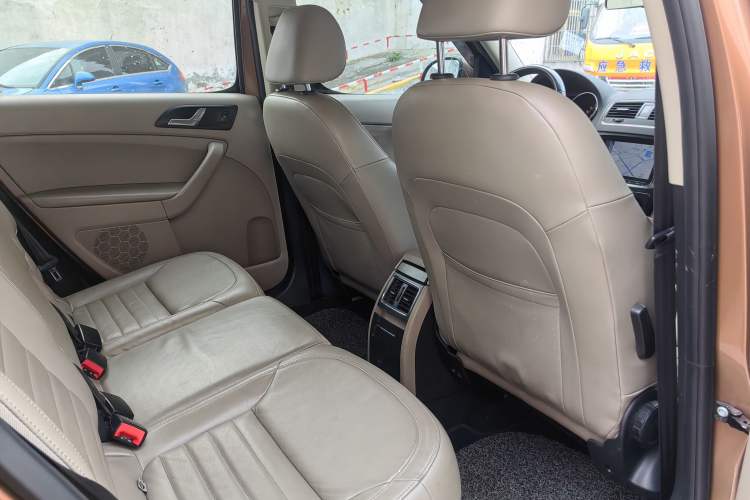 Used Skoda Yeti 2014 1.8TSI DSG Polar Edition Interior 3