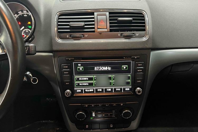 Used Skoda Yeti 2014 1.4 TSI DSG Polar Edition Interior 4