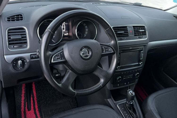 Used Skoda Yeti 2014 1.8TSI DSG Polar Edition Interior 5