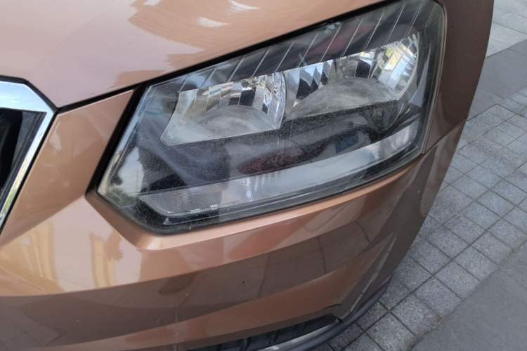 Used Skoda Yeti 2014 1.4 TSI DSG Polar Edition Left Front Headlight