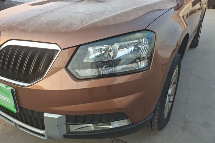 Used Skoda Yeti 2014 1.4TSI Manual Explore Edition Left Front Headlight