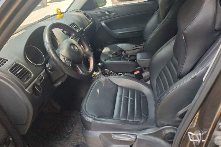 Used Skoda Yeti 2014 1.8TSI DSG Polar Edition Left Front Seat