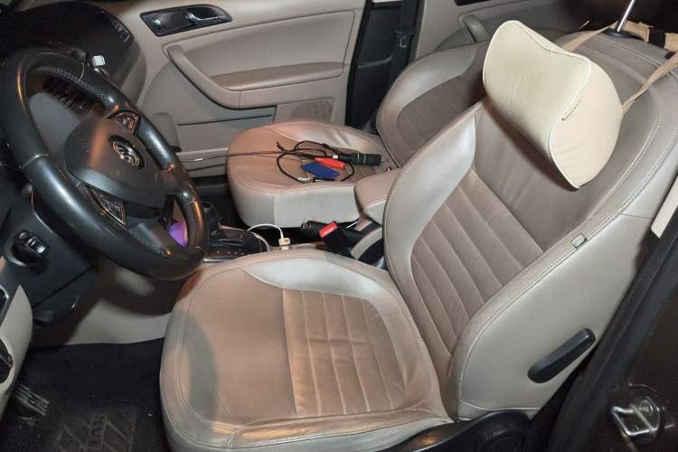 Used Skoda Yeti 2014 1.4 TSI DSG Polar Edition Left Front Seat