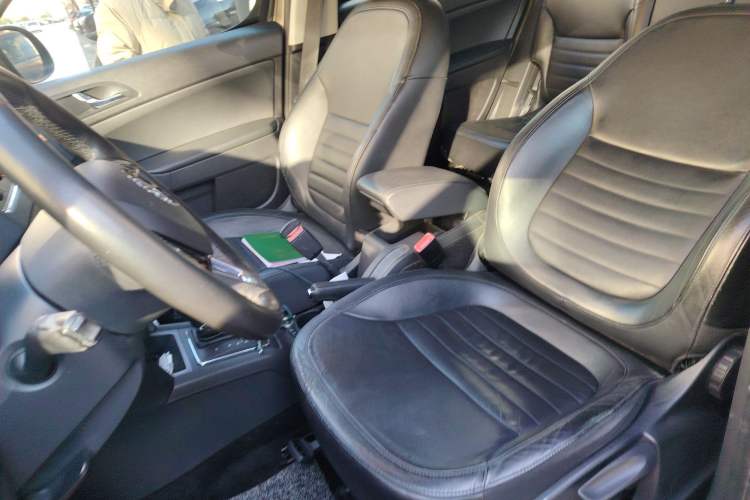 Used Skoda Yeti 2014 1.4 TSI DSG Phantom Edition Left Front Seat