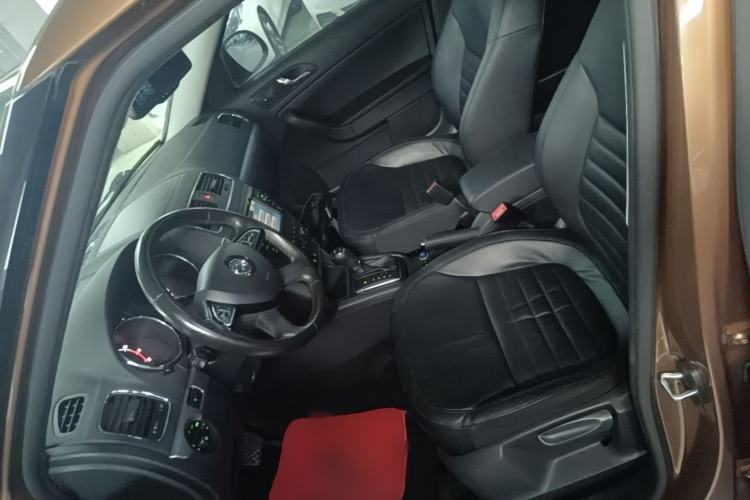 Used Skoda Yeti 2014 1.8TSI DSG Polar Edition Left Front Seat