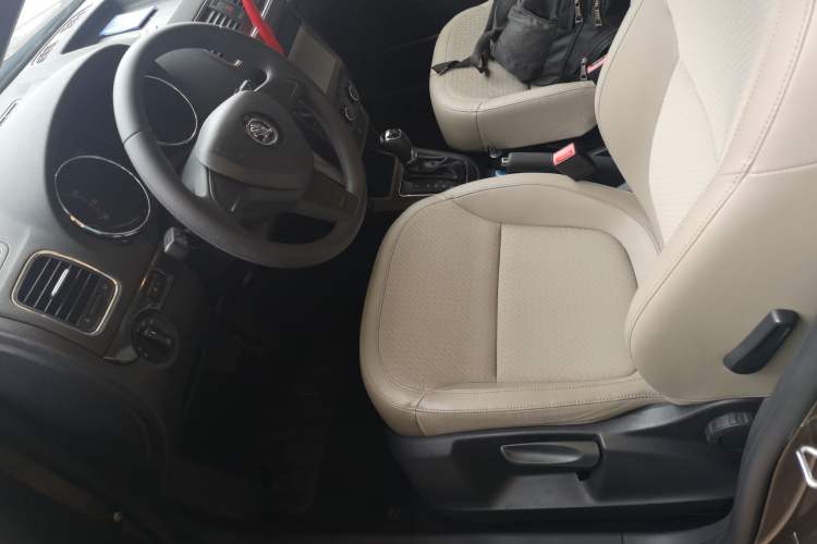 Used Skoda Yeti 2014 1.4TSI DSG Vibrant Edition Left Front Seat
