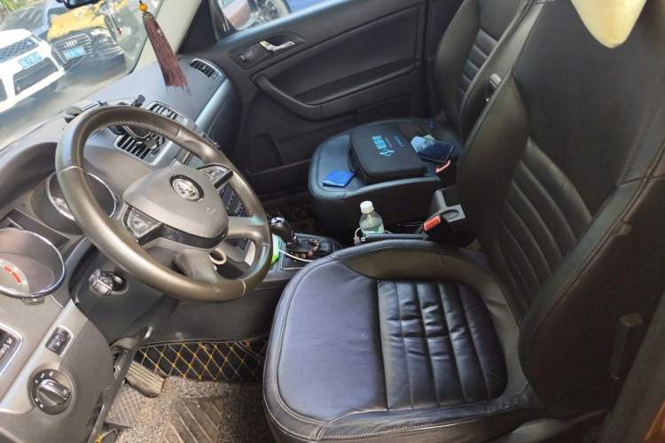 Used Skoda Yeti 2014 1.4 TSI DSG Polar Edition Left Front Seat