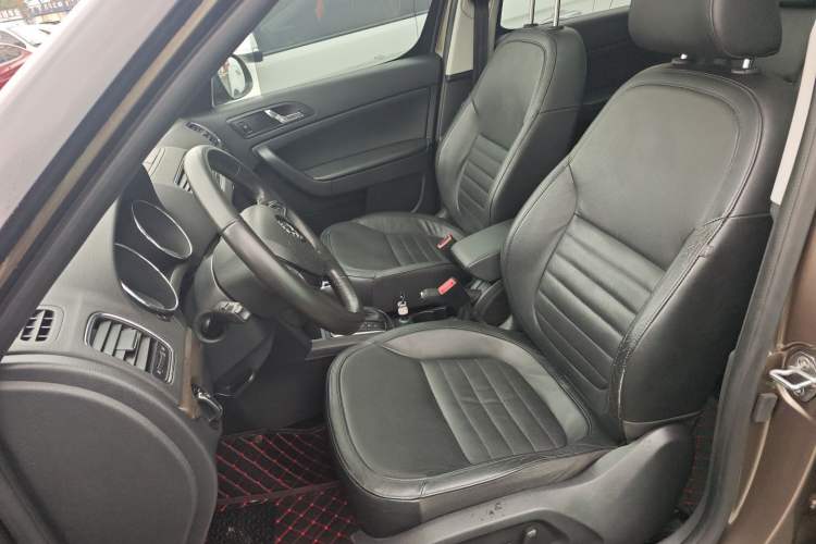 Used Skoda Yeti 2014 1.8TSI DSG All-Wheel Drive Edition Left Front Seat