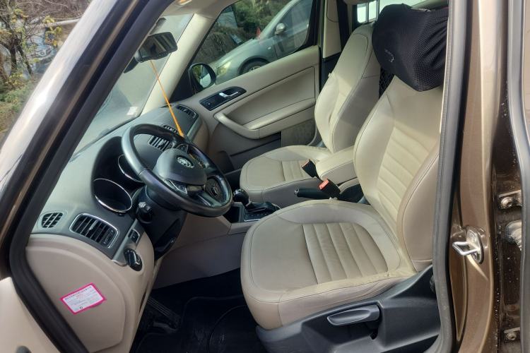 Used Skoda Yeti 2014 1.8TSI DSG Polar Edition Left Front Seat