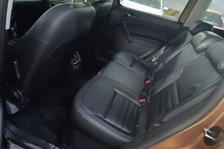 Used Skoda Yeti 2014 1.8TSI DSG Polar Edition Left Rear Seat