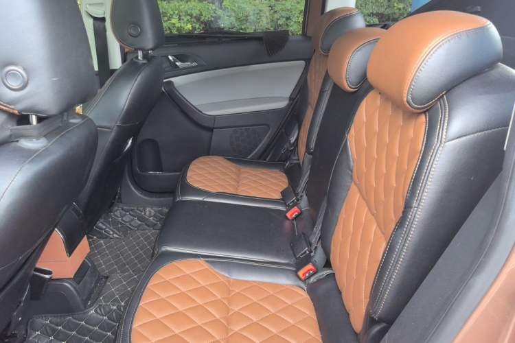 Used Skoda Yeti 2014 1.4TSI DSG Explorer Edition Left Rear Seat