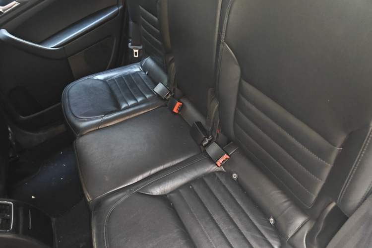 Used Skoda Yeti 2014 1.8TSI DSG Polar Edition Left Rear Seat