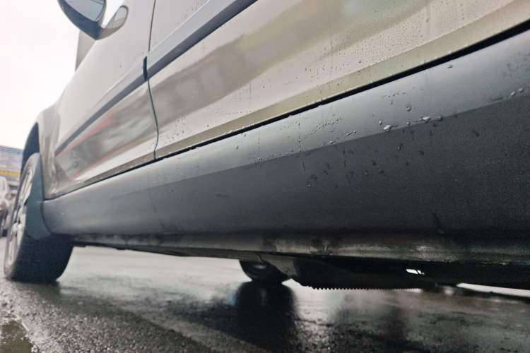 Used Skoda Yeti 2014 1.8TSI DSG All-Wheel Drive Edition Left Side Sill