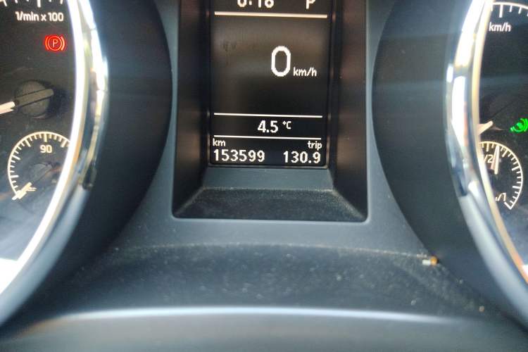 Used Skoda Yeti 2014 1.4 TSI DSG Phantom Edition Odometer Close Up