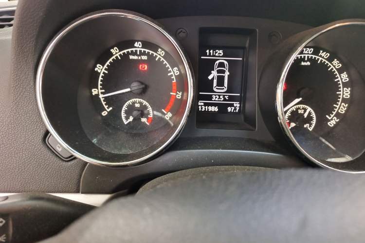 Used Skoda Yeti 2014 1.4TSI Manual Explore Edition Odometer Close Up