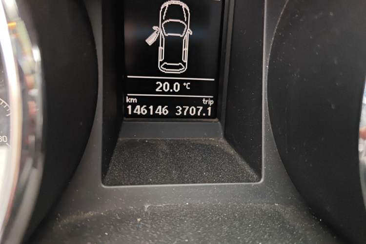 Used Skoda Yeti 2014 1.4TSI Manual Polar Edition Odometer Close Up