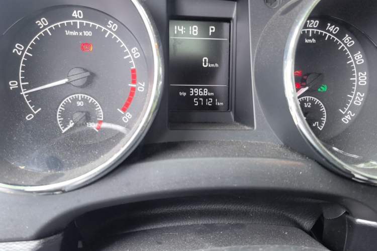 Used Skoda Yeti 2014 1.4TSI DSG Explorer Edition Odometer Close Up