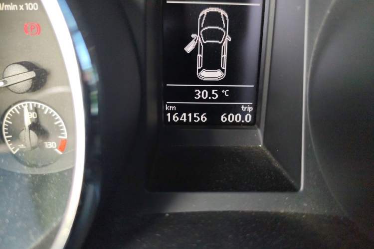 Used Skoda Yeti 2014 1.4 TSI DSG Polar Edition Odometer Close Up