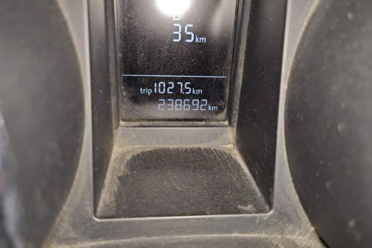 Used Skoda Yeti 2014 1.4TSI DSG Vibrant Edition Odometer Close Up
