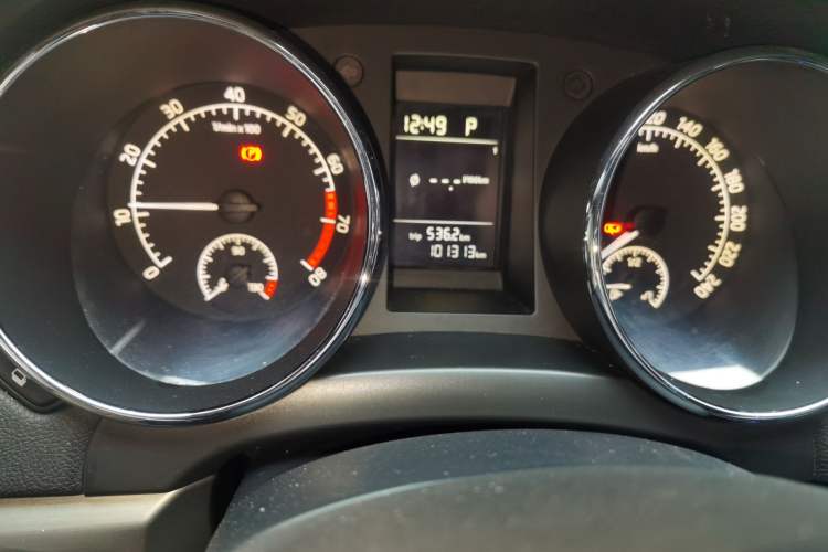 Used Skoda Yeti 2014 1.4TSI DSG Explorer Edition Odometer Close Up