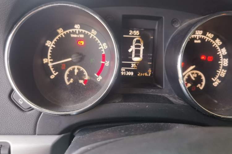 Used Skoda Yeti 2014 1.4TSI Manual Polar Edition Odometer Close Up