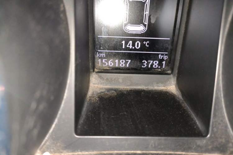 Used Skoda Yeti 2014 1.4 TSI DSG Polar Edition Odometer Close Up