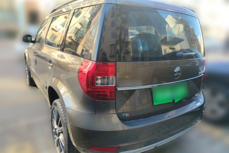 Used Skoda Yeti 2014 1.4 TSI DSG Phantom Edition Rear Left 45 Deg